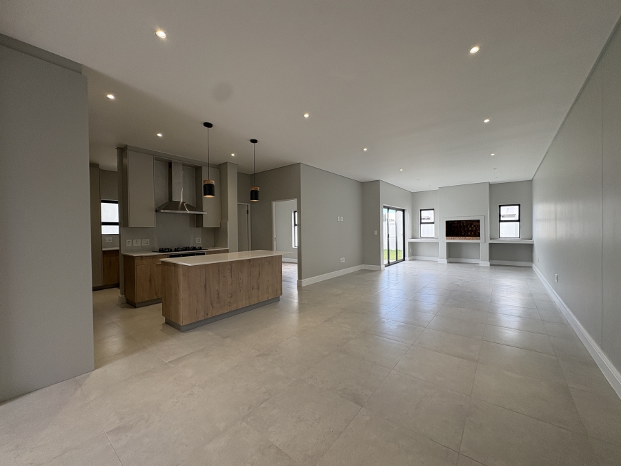 4 Bedroom Property for Sale in Sandown Western Cape